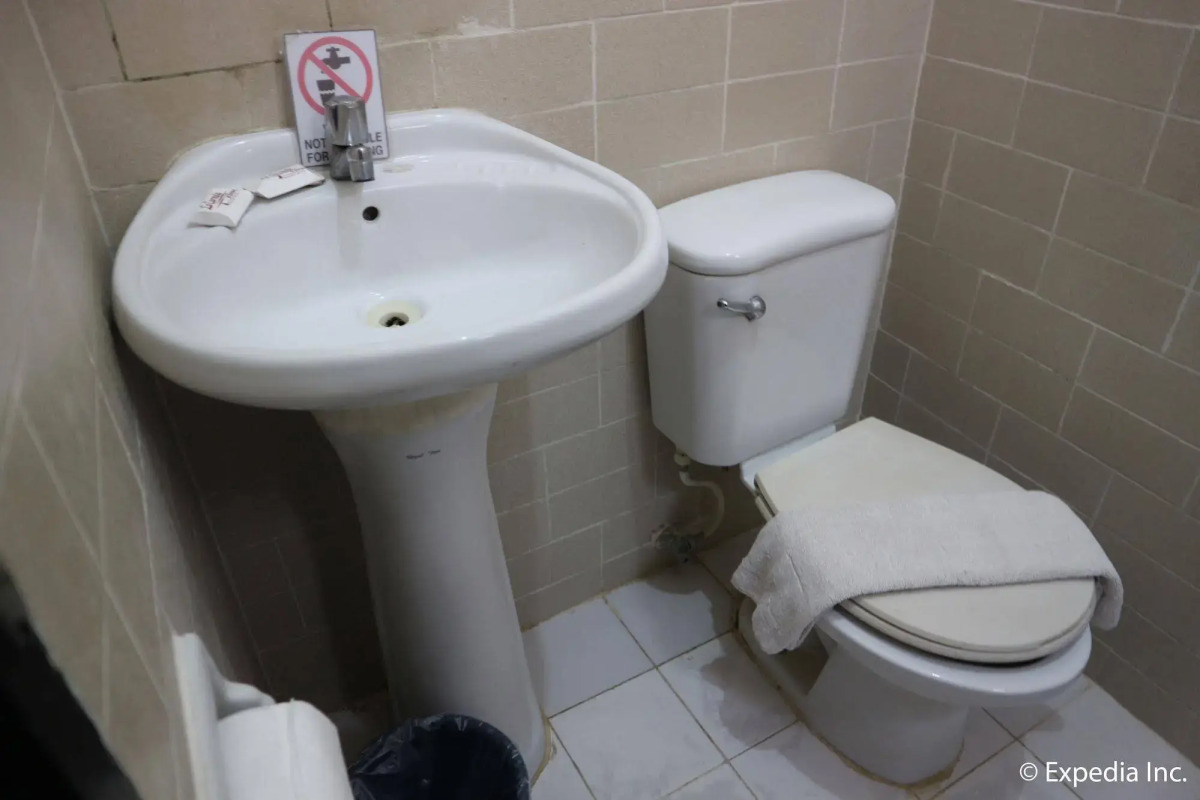 Boracay Travelodge Beach Resort