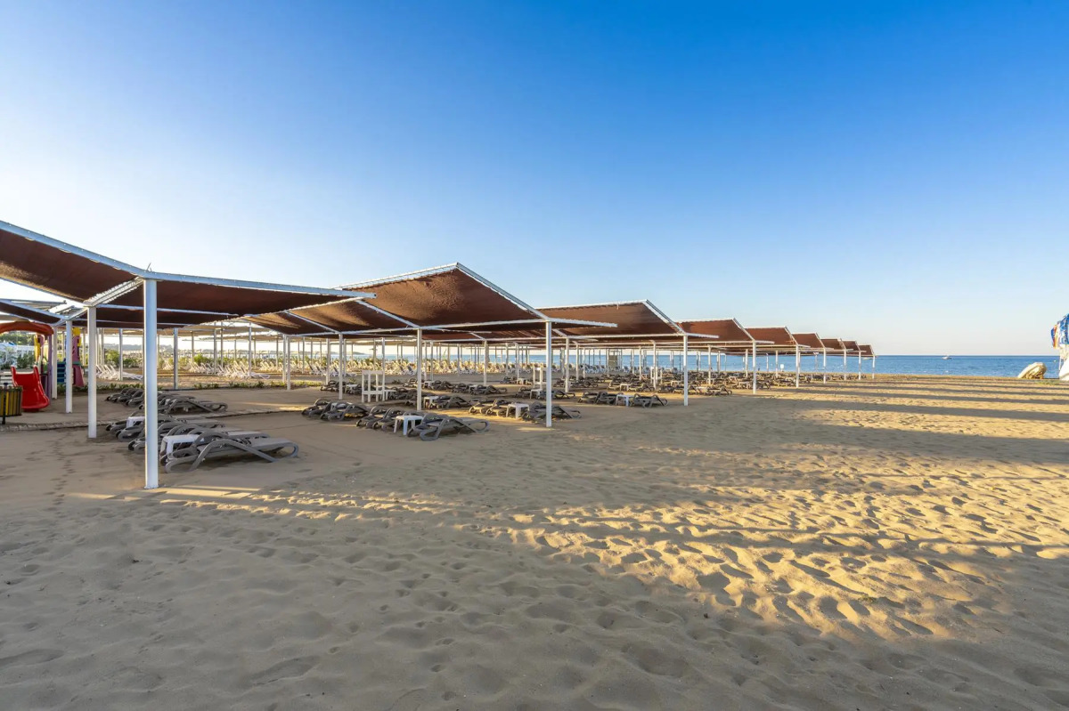 Hotel Orange Palace Side