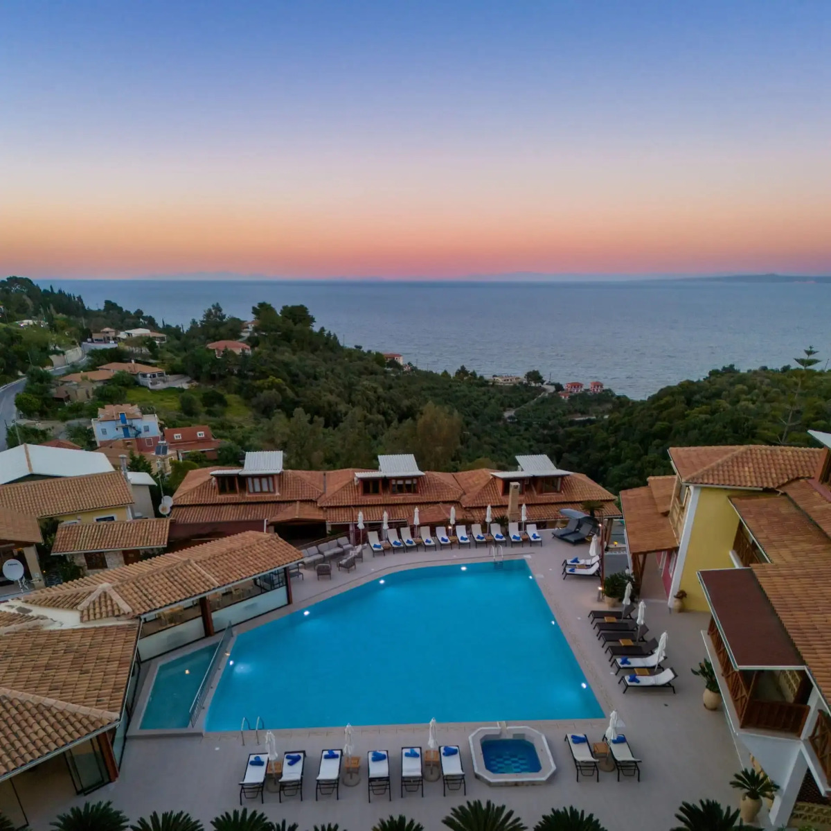 Sea View Village - Studios & Apartments