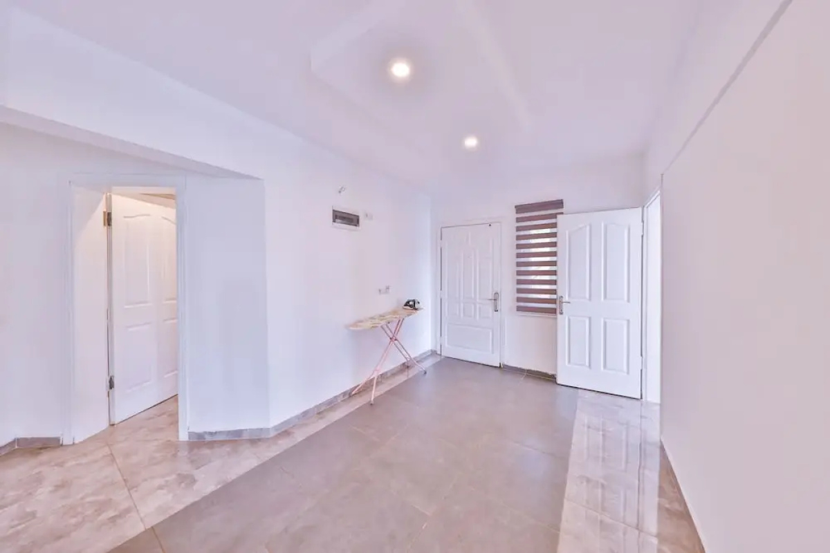 3 House Apart