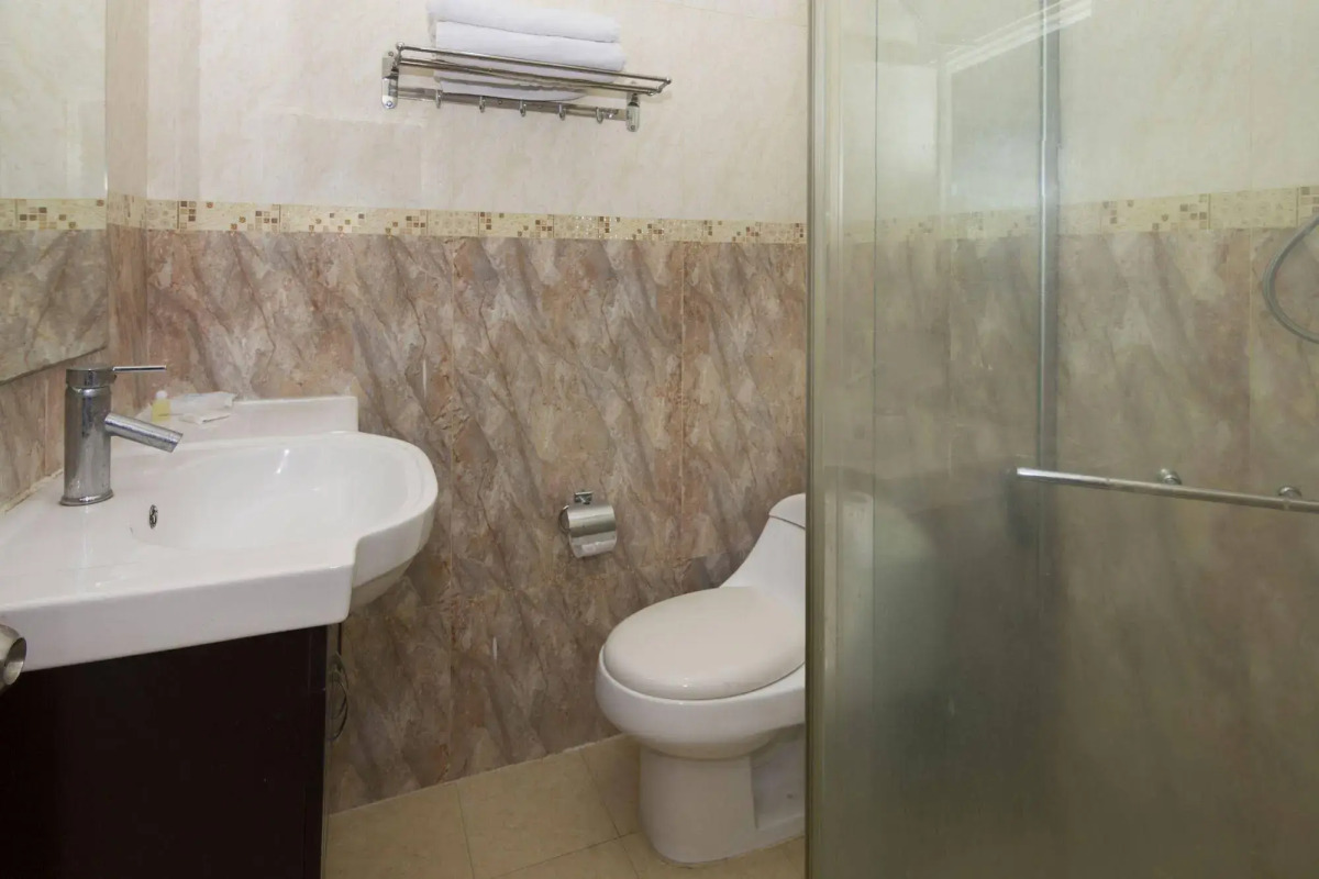 Royal Q&D Suites Hotel