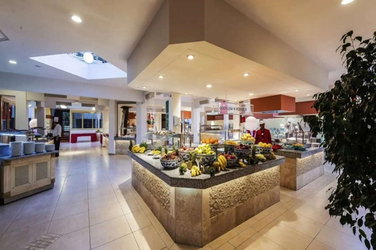 Robinson Camyuva - Adults only