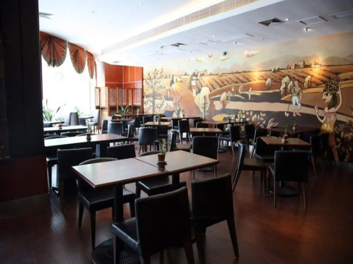 Yi-Wu Commatel Hotel