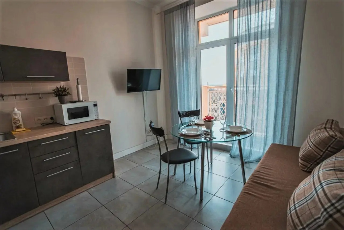 Династия на улице Свободы 60В