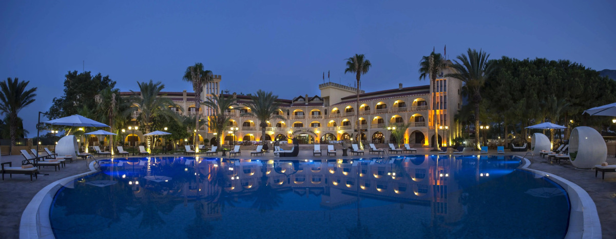 Le Chateau Lambousa Hotel