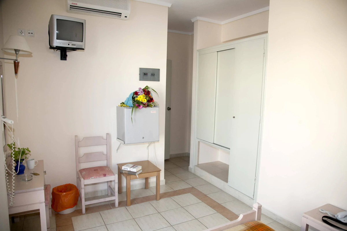 Theonia Hotel
