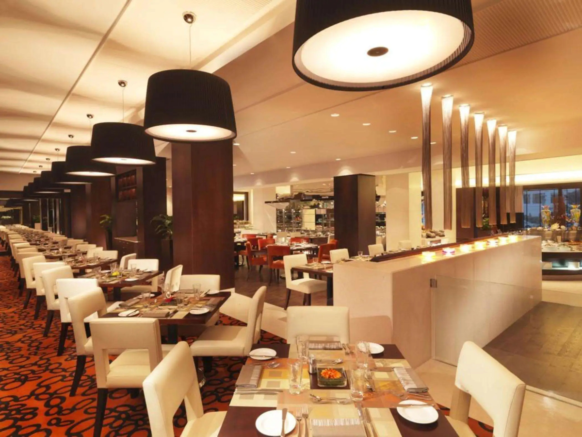 Mövenpick Grand Al Bustan Dubai
