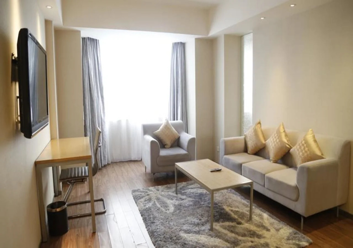 Orange Hotel Guangzhou Quzhuang Metro Station