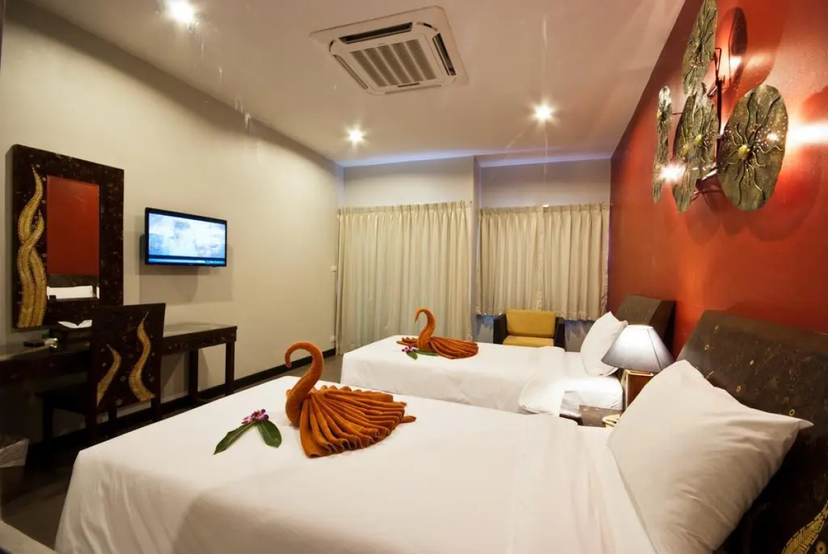 YouDee Hotel Patong (formerly Meir Jarr Hotel)