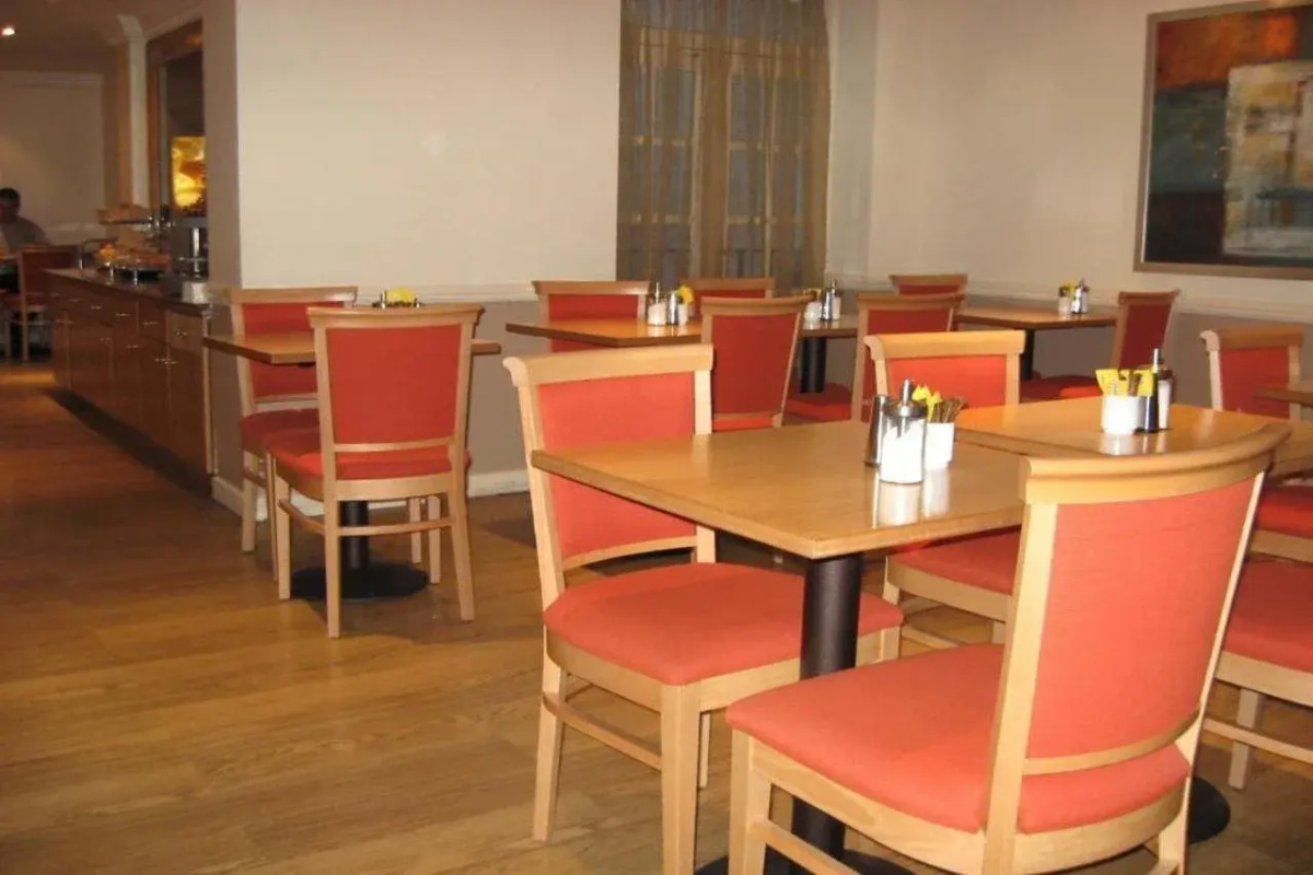 Americana Hotel