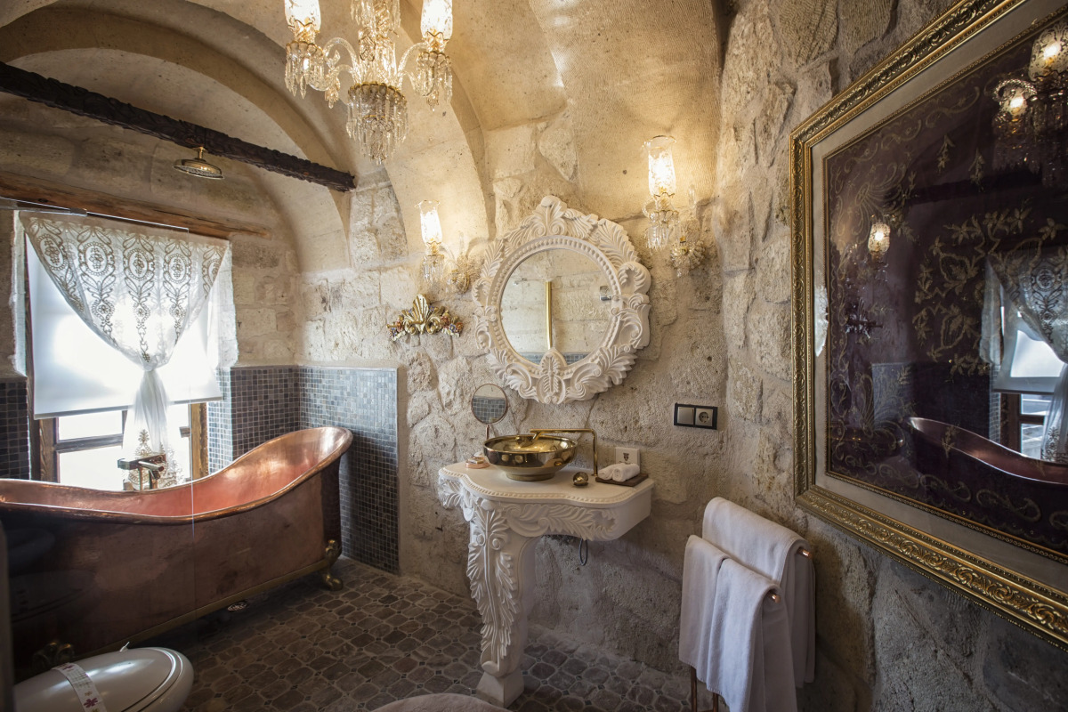 Elika Cave Suites & Spa