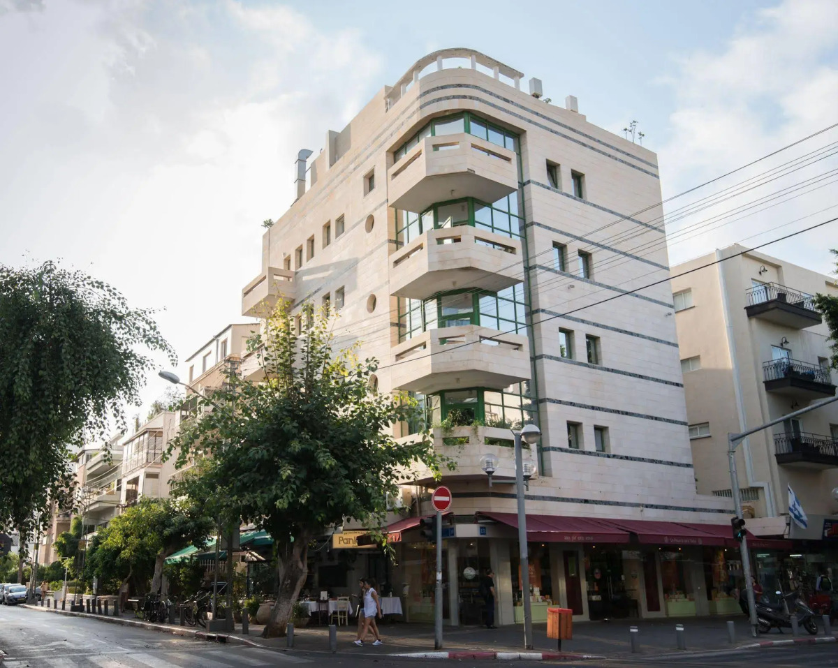 Dizengoff Suites Hotel