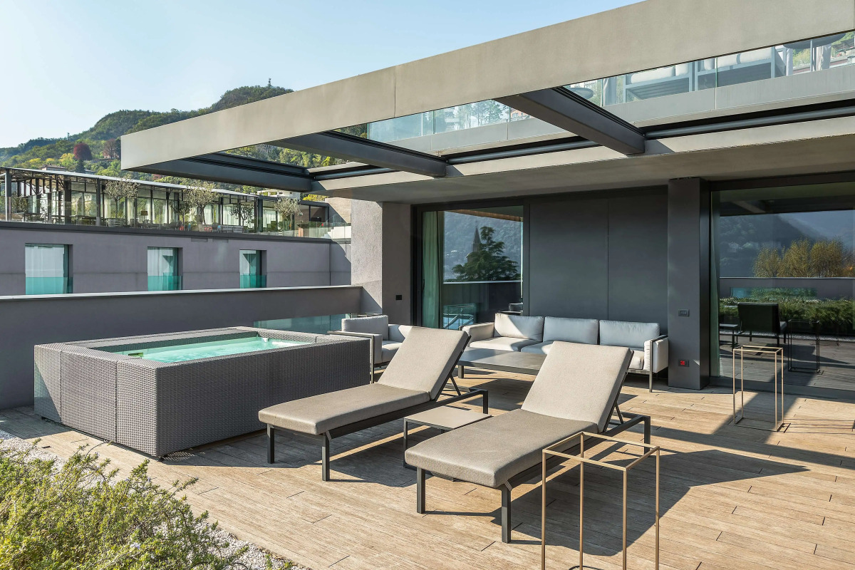 Отель Hilton Lake Como