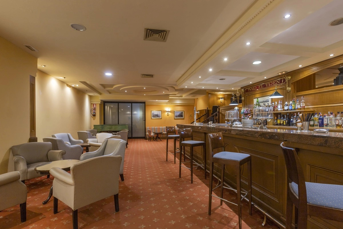 Отель Las Palmeras Affiliated by FERGUS 