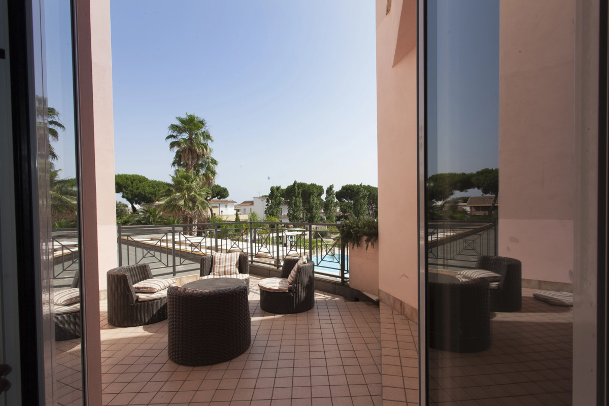 Isola Sacra Rome Airport