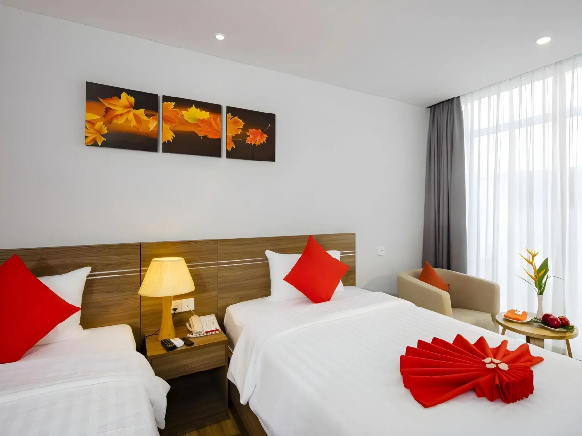 Maple Leaf Hotel & Apartment