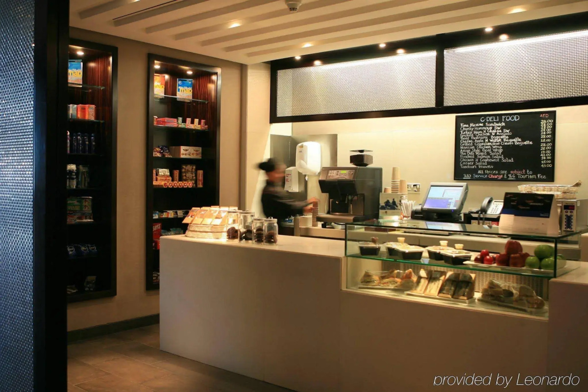 Отель Yas Plaza Circuit