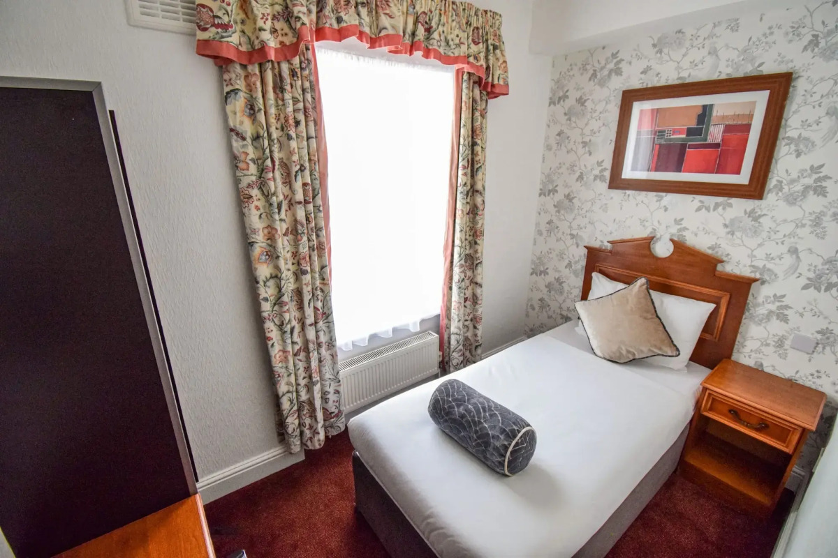 Pembridge Palace Hotel