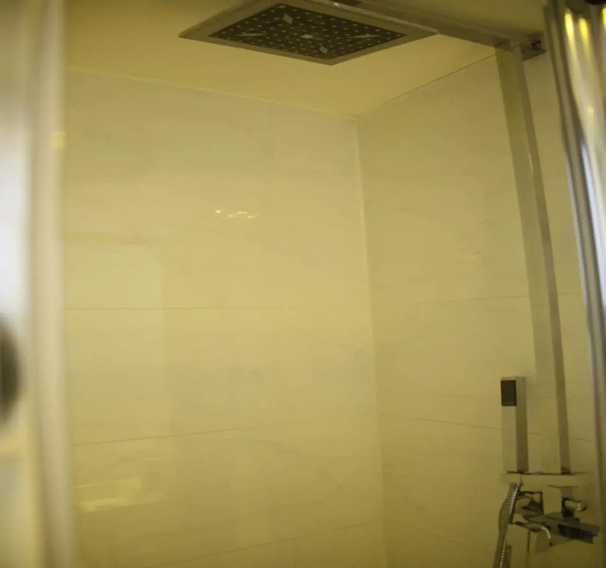 Exhibition Court Hotel 4