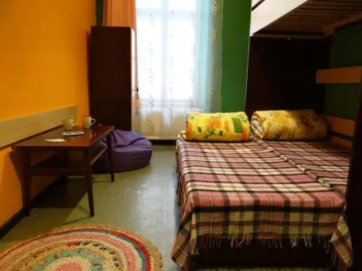 Happy Hostel