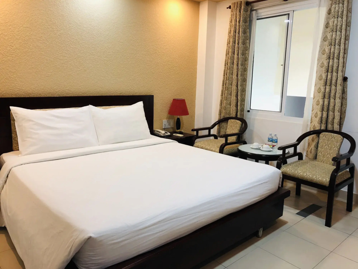 Sunny Hotel