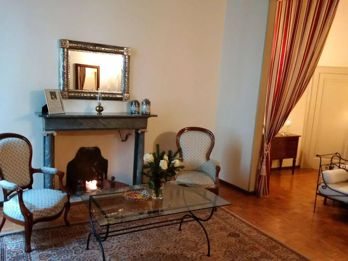 Antica Dimora B&B in Historic Residence