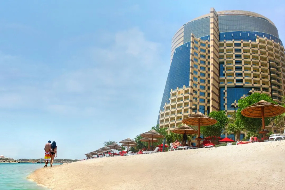 Отель Khalidiya Palace Rayhaan by Rotana 