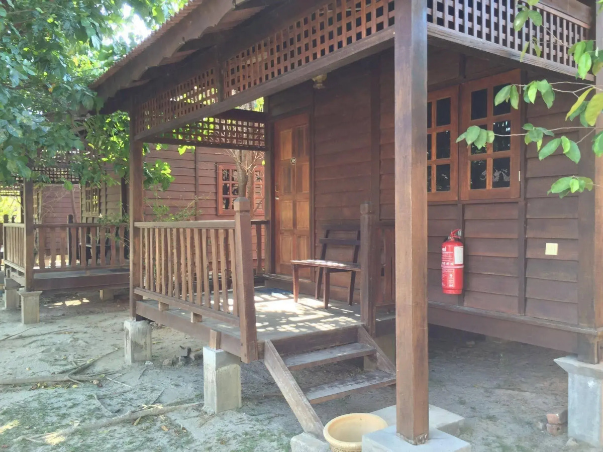 Adina Drive In Motel