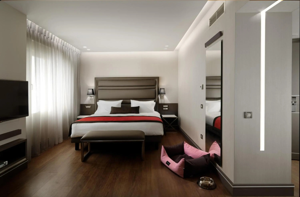 Holiday Suites