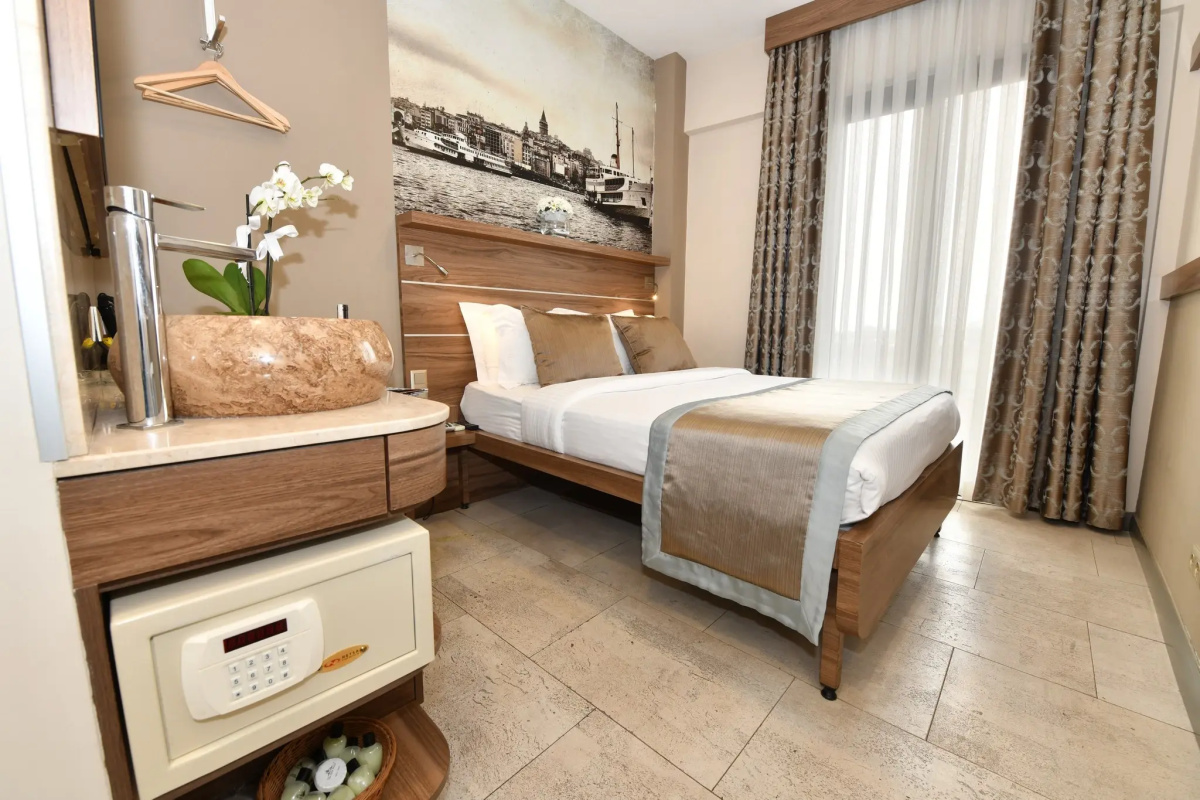 The Pera Hotel