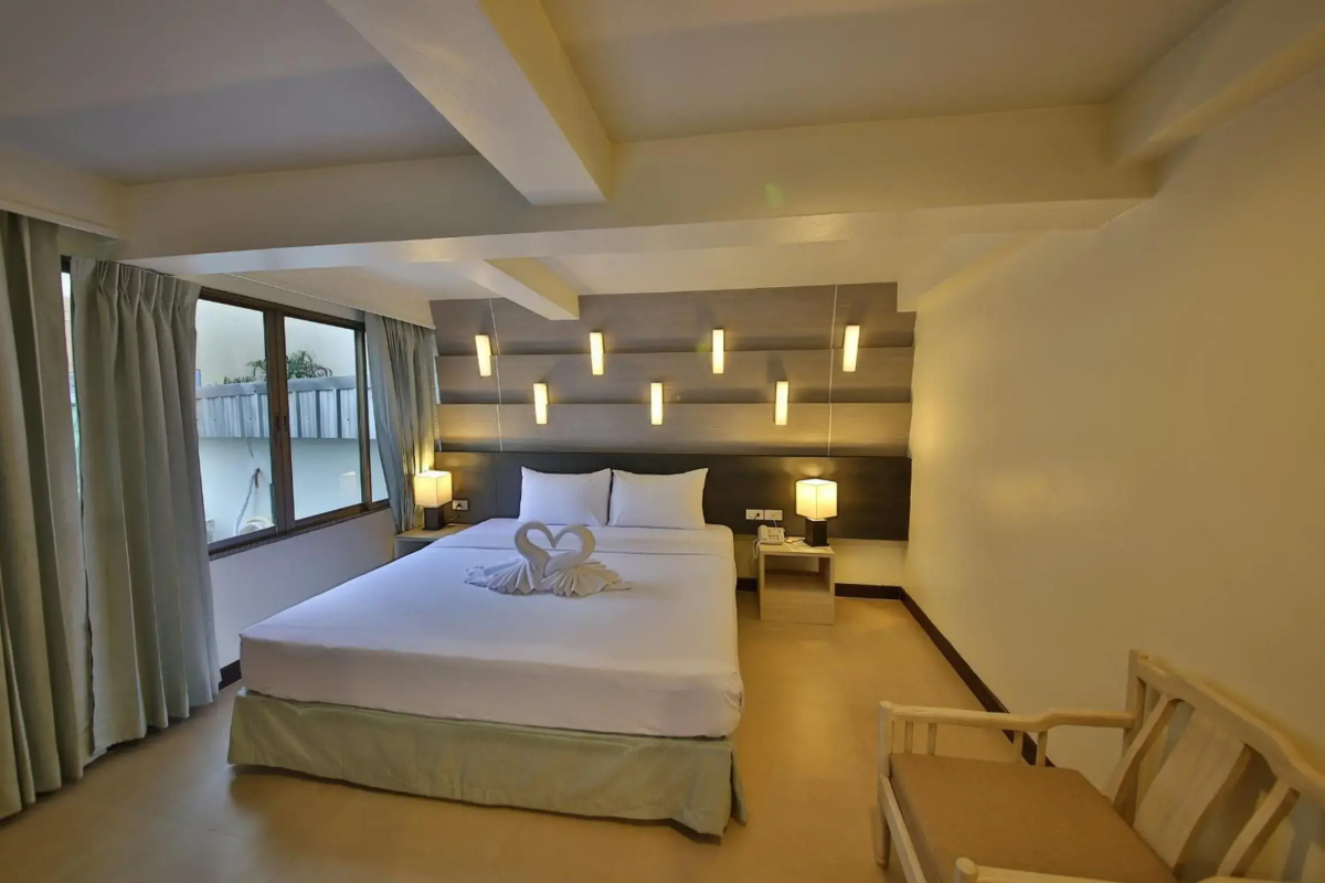 Sunshine Hotel And Residences