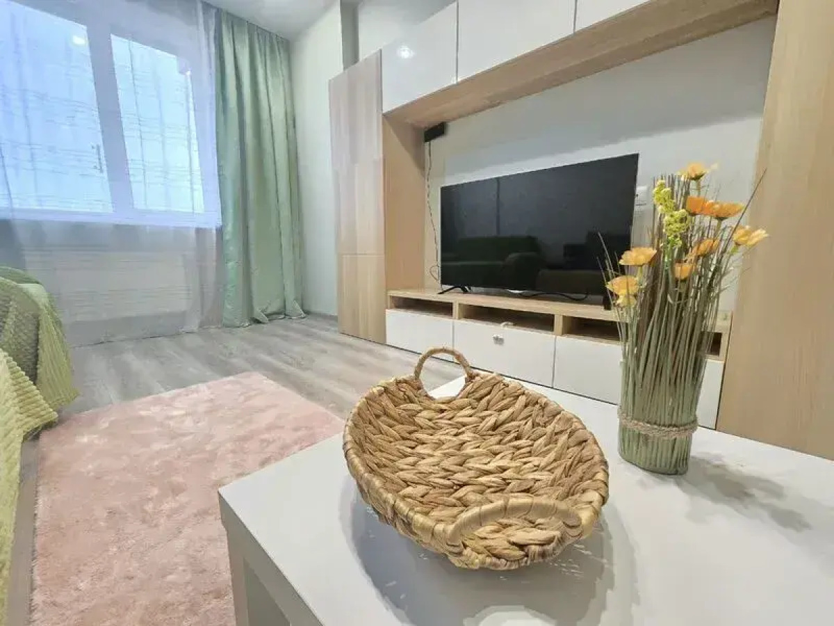 Апартаменты Квартирки НН на ул. Июльских дней, д. 1, к.1