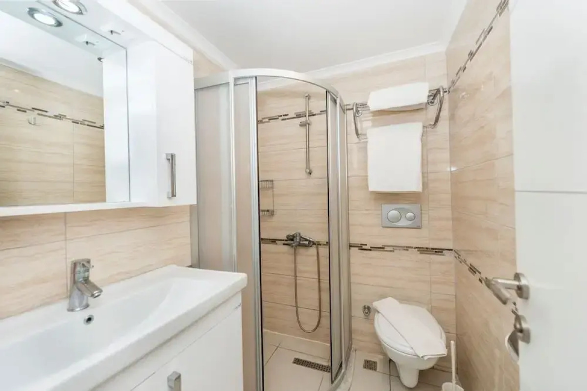 Tropic Beach Club Side