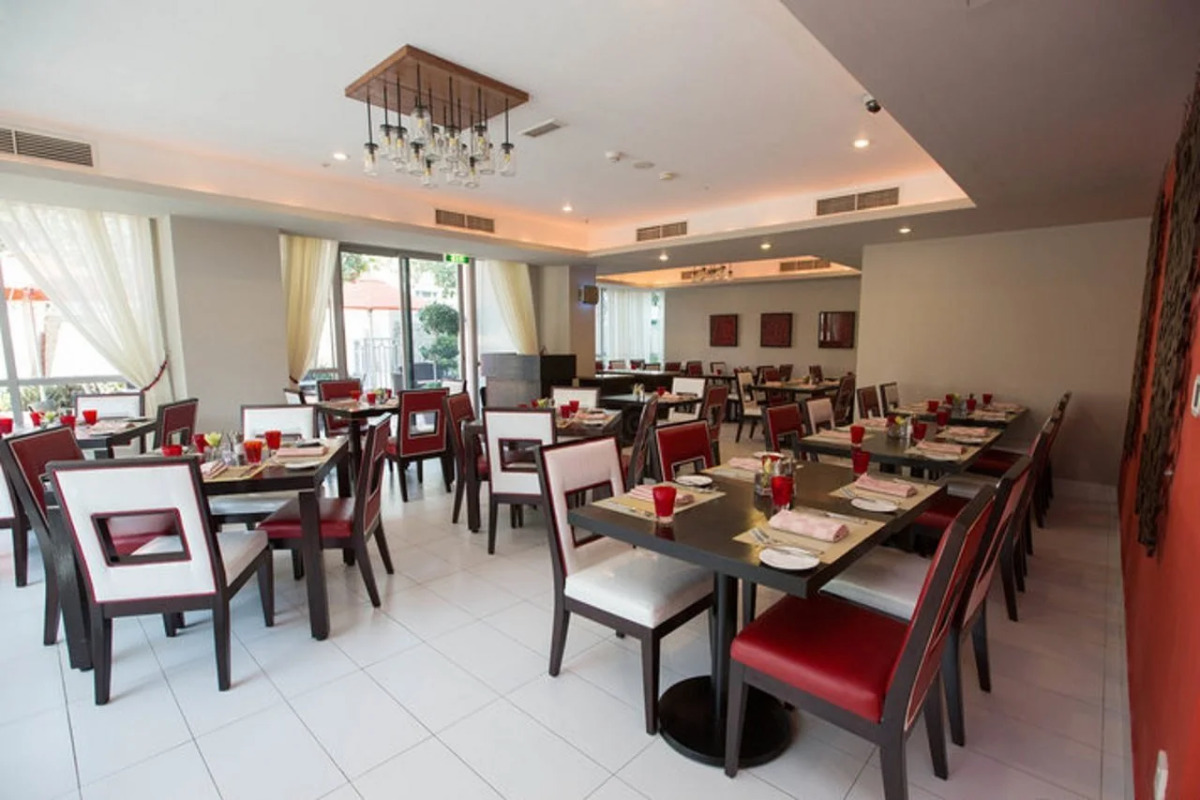 Отель Ramada by Wyndham Downtown Dubai