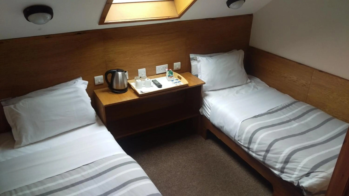 Edinburgh House Hotel