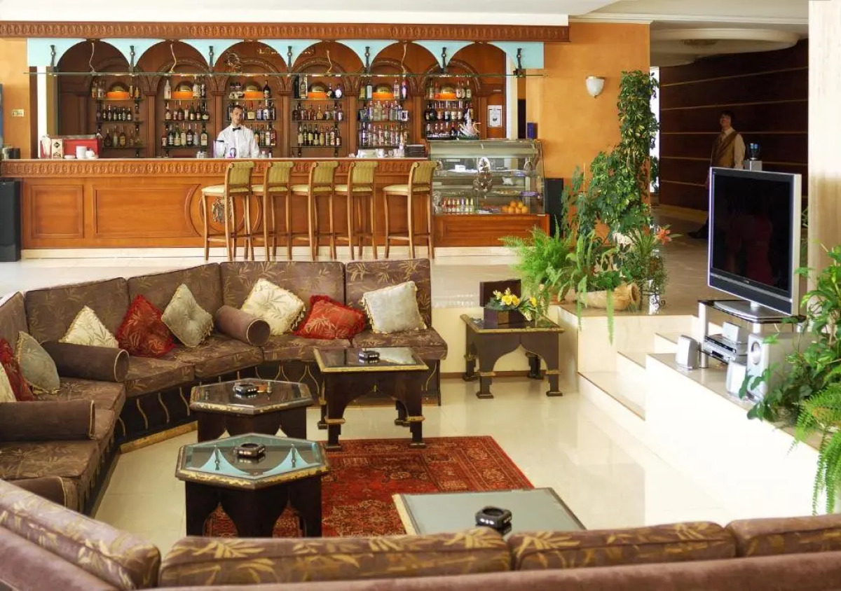 Palace Hotel - Sunny Day Resort