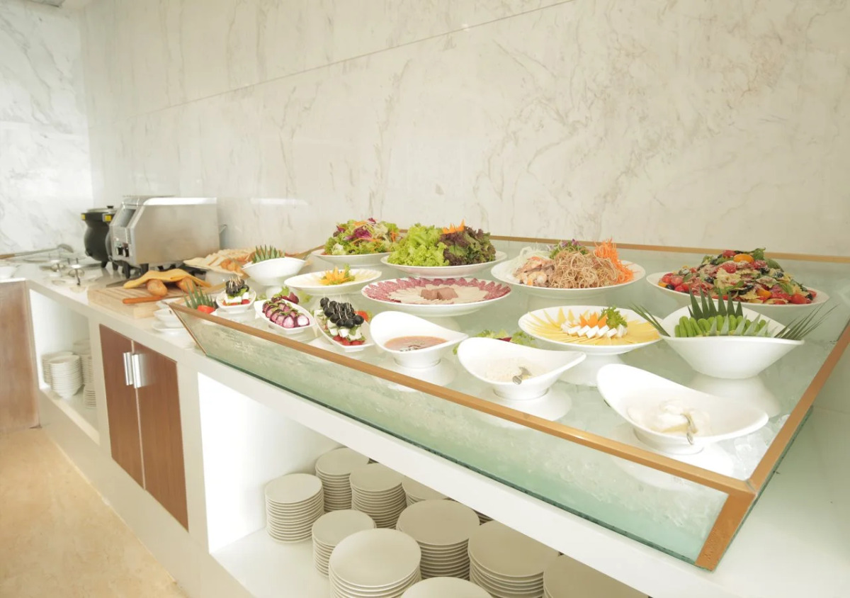 Yarra Ocean Suites Danang