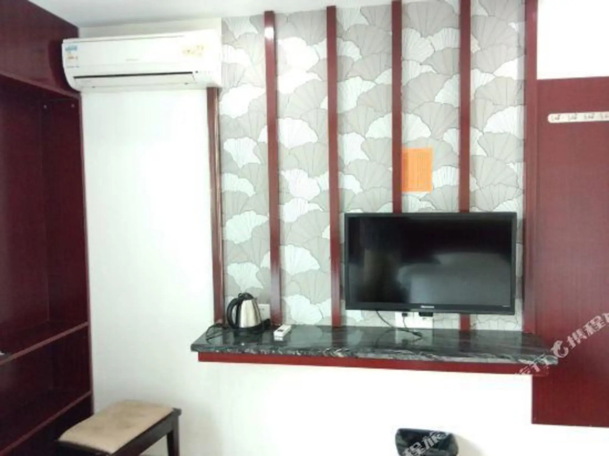 Home Inn Huaxuan Collection Hotel (Guangzhou Railway Station Clocks and Watches City)