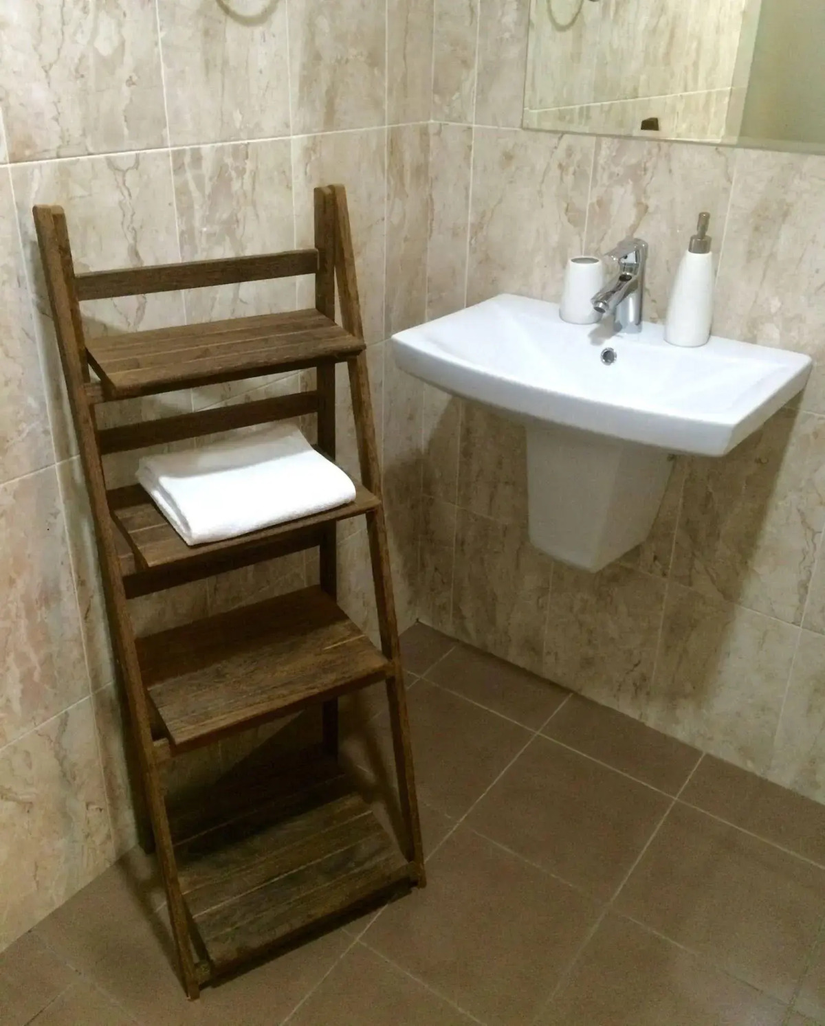 Гостиница Red Fox Guesthouse