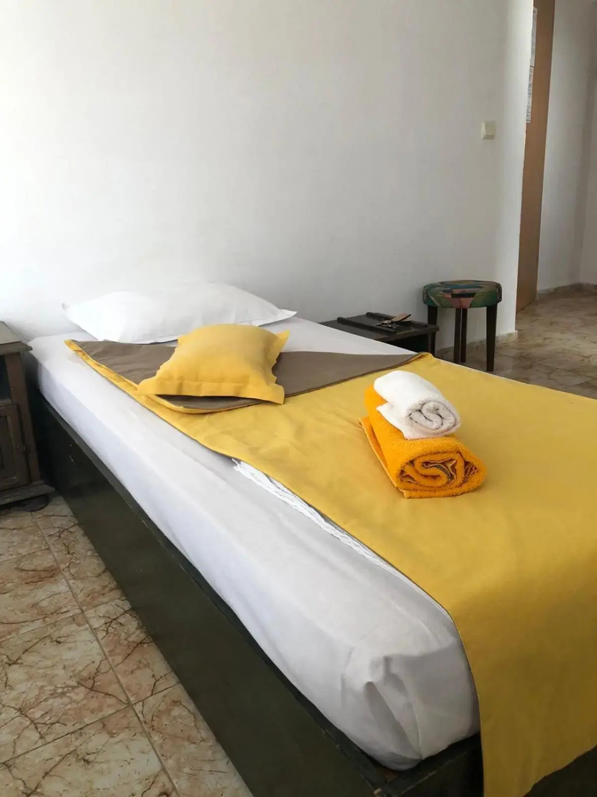 Sunny Varshava Hotel