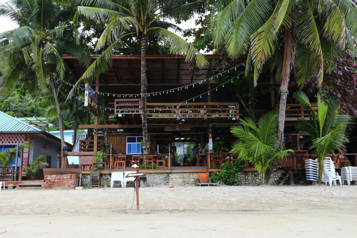 Apple Beachfront Resort