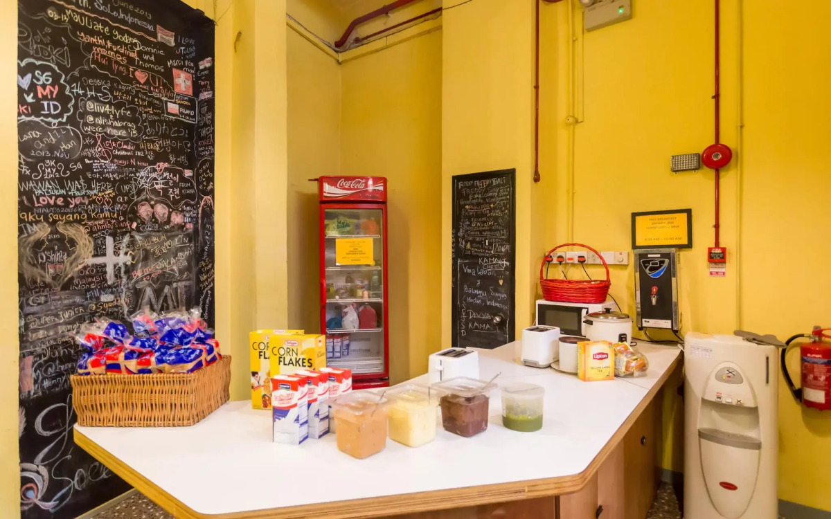 The Hive Singapore Hostel