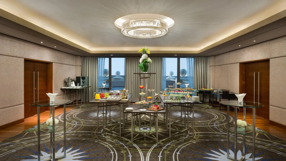 Отель Kempinski Mall Of The Emirates