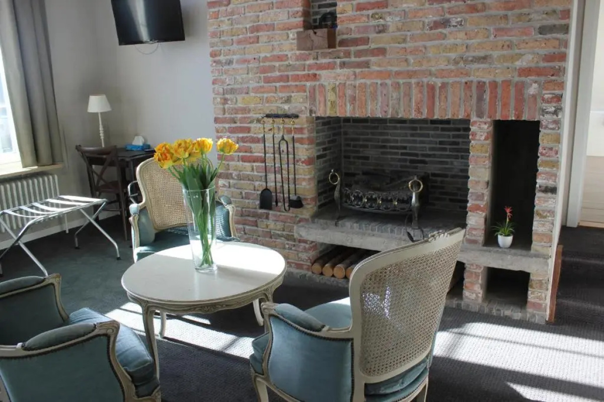 Hotel Lodewijk Van Male