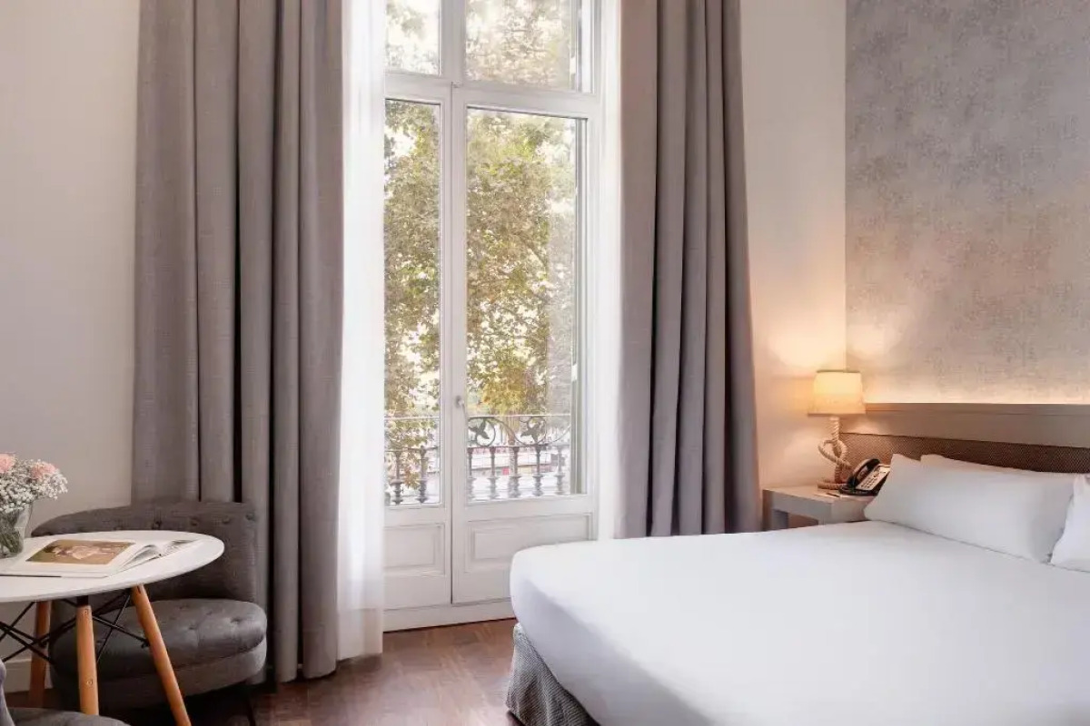 Duquesa Suites Landmark Hotel by Duquessa Hotel Collection