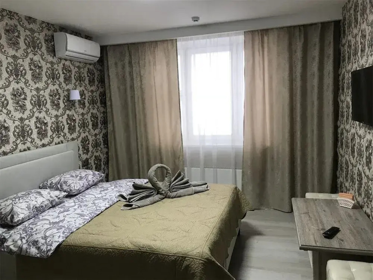 Часы Бунинская аллея