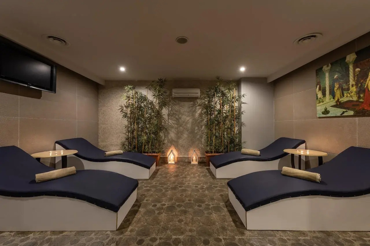 White City Beach - Adults Only