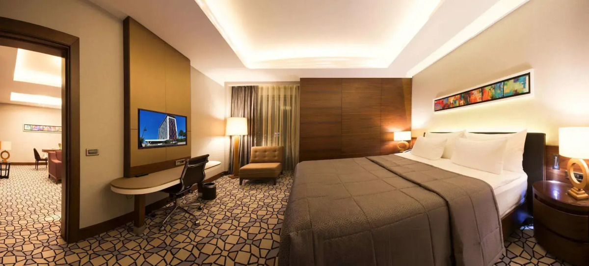 Royal Stay Palace Hotel