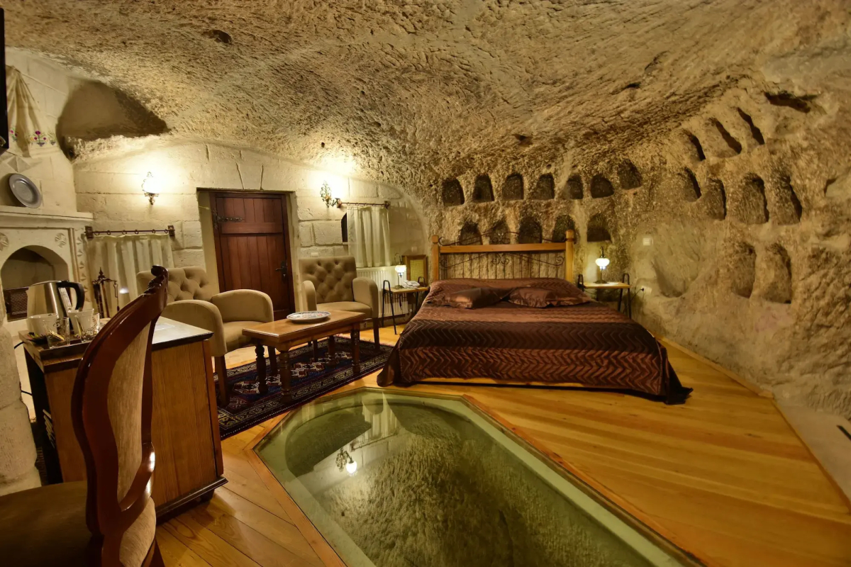 Harman Cave Hotel