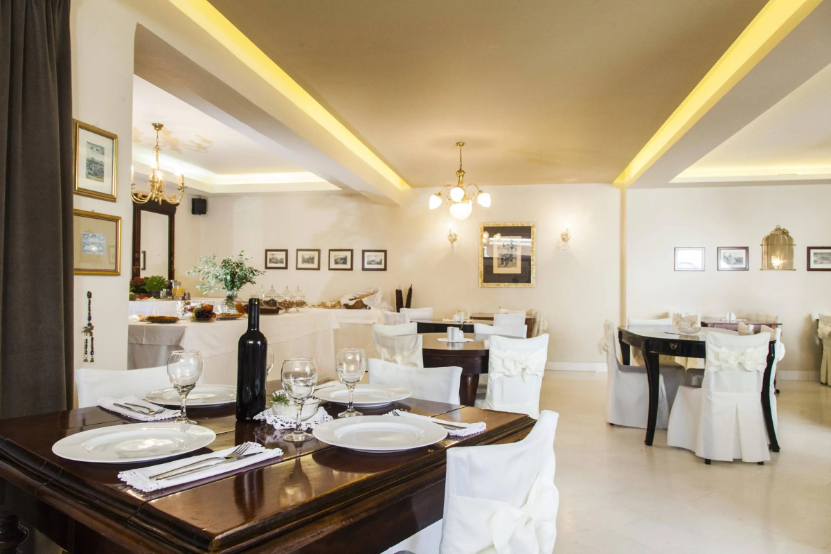 Nami Hotel & Suites
